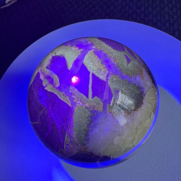 Septarian Crystal Sphere with UV‎ Reaction (1) - Picture 4 of 14